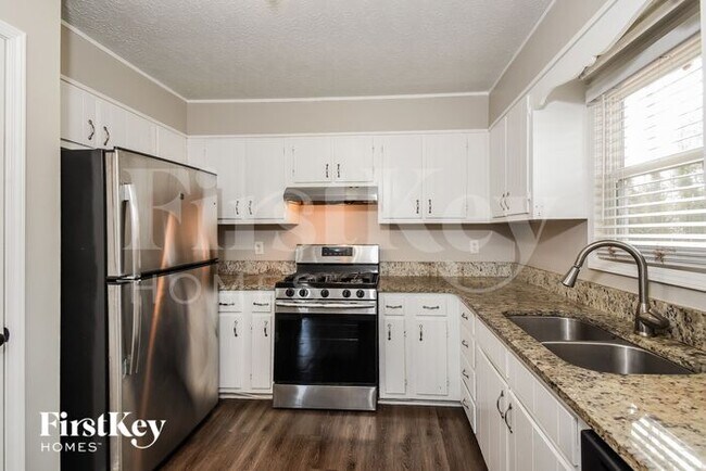 Photo - 2750 Bankstone Dr SW