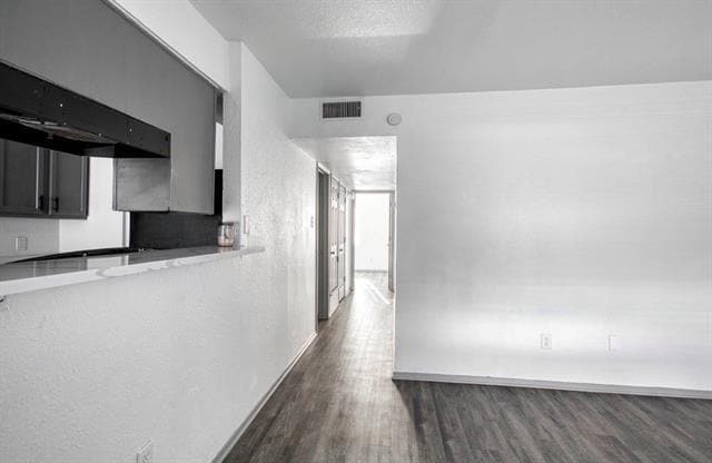 Photo - 916 Isbell Rd