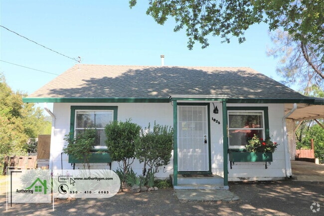 Building Photo - 1825 Grand Coulee Blvd Rental