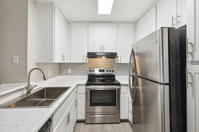 Building Photo - 1620 W Southern Ave Unit 2A Rental