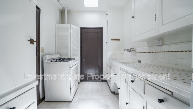 Photo - 3785 Park Blvd Unit #3