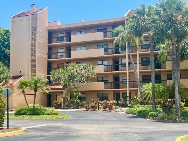 Building Photo - 600 Egret Cir Unit 7101 Rental