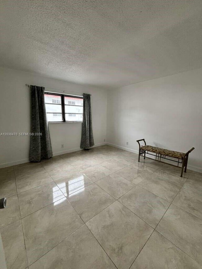 Photo - 541 Blue Heron Dr Unit 215