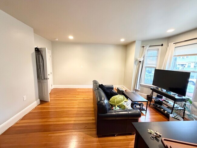 Photo - 11 Glenway St Unit 1