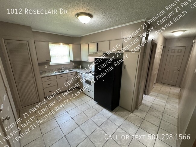 Photo - 1012 Roseclair Dr