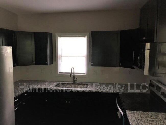 Photo - 182 Fern Ave SW