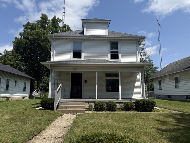 Photo - 718 SW A St