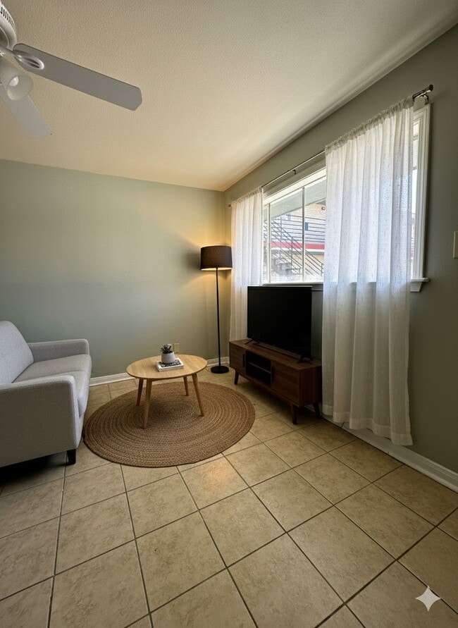 Building Photo - 516 Holiday Dr Unit 56