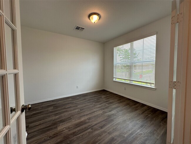 Photo - 25628 Microstar Wy