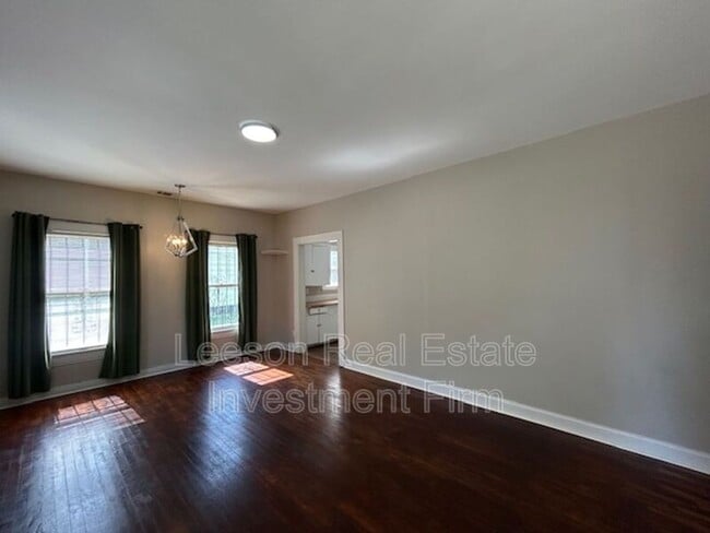 Building Photo - 230 E Lister St Rental