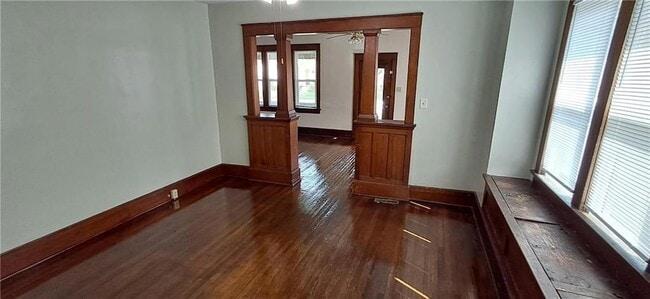 Photo - 120 Fulkerson St