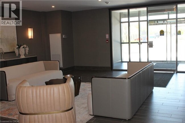Photo - 470 Dundas St E Unit 109