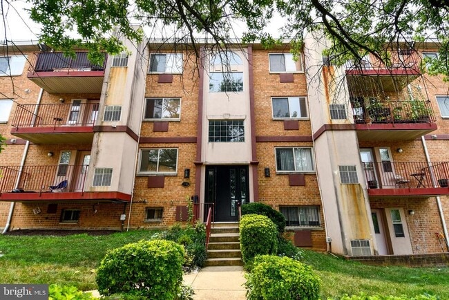 Building Photo - 4116 Ames St NE Unit 102