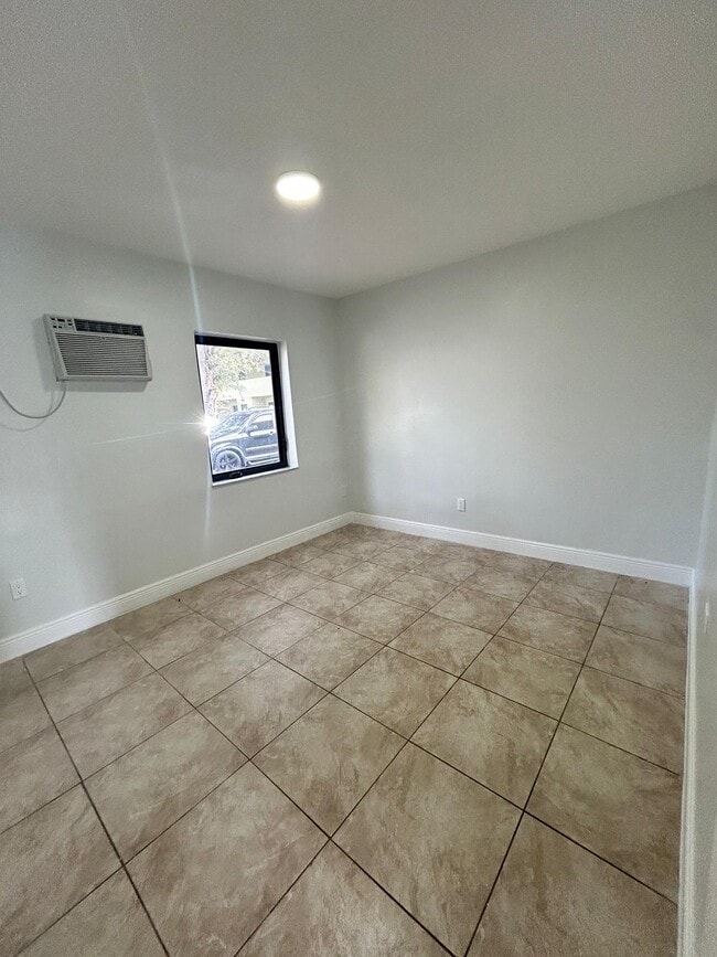 Photo - WEJ 13550 LLC - 18257 Unit 1