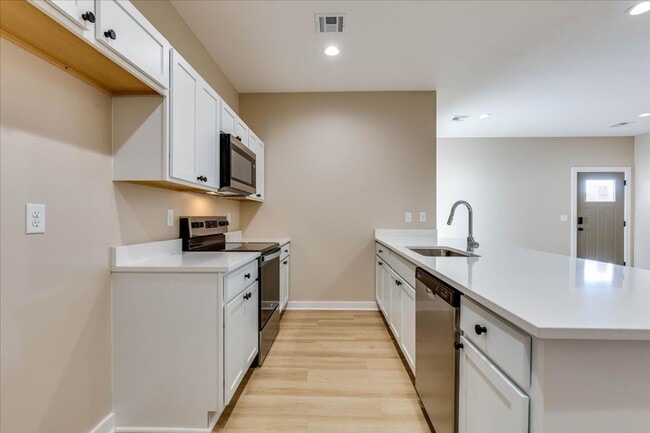 Photo - 448 S Longbranch Dr