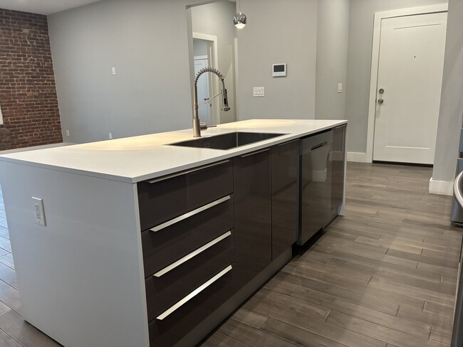 Kitchen - 100 Oak St Unit 3