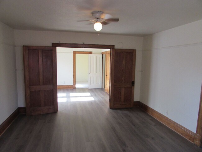 Photo - 828-830 E. Johnson Street