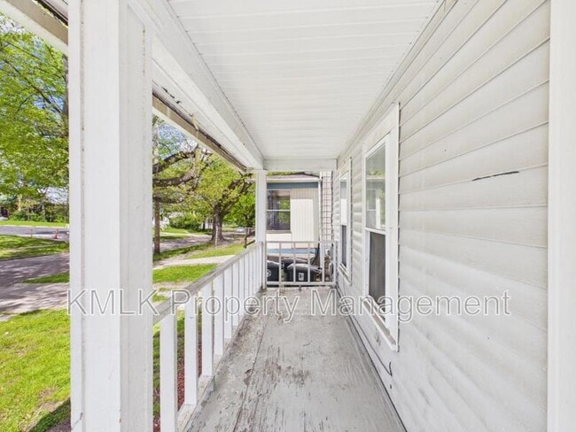 Photo - 484 Crouse St