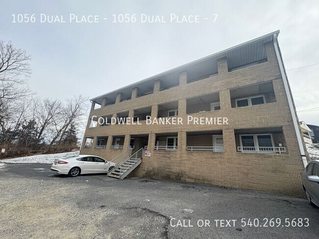 Building Photo - 1056 Dual Pl Unit 7