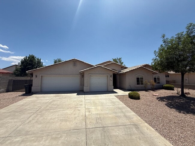 3 Bedroom 2 Bathroom Home - 3 Bedroom 2 Bathroom Home
