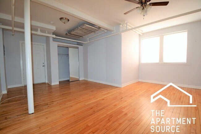 Photo - 4824 W Addison St Unit GR