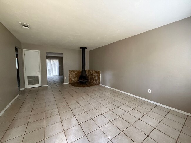 Photo - BREWSTER ESTATES duplex available NOW! Unit 4223