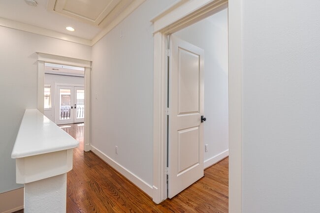 Photo - 225 Knox St