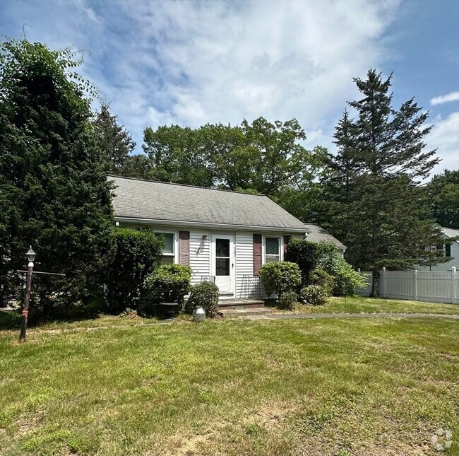 Building Photo - 745 Monponsett St Rental