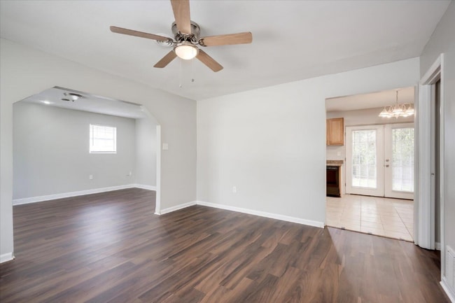 Photo - 2922 Dahlia Dr