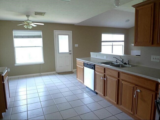 Photo - 9718 Cottage St