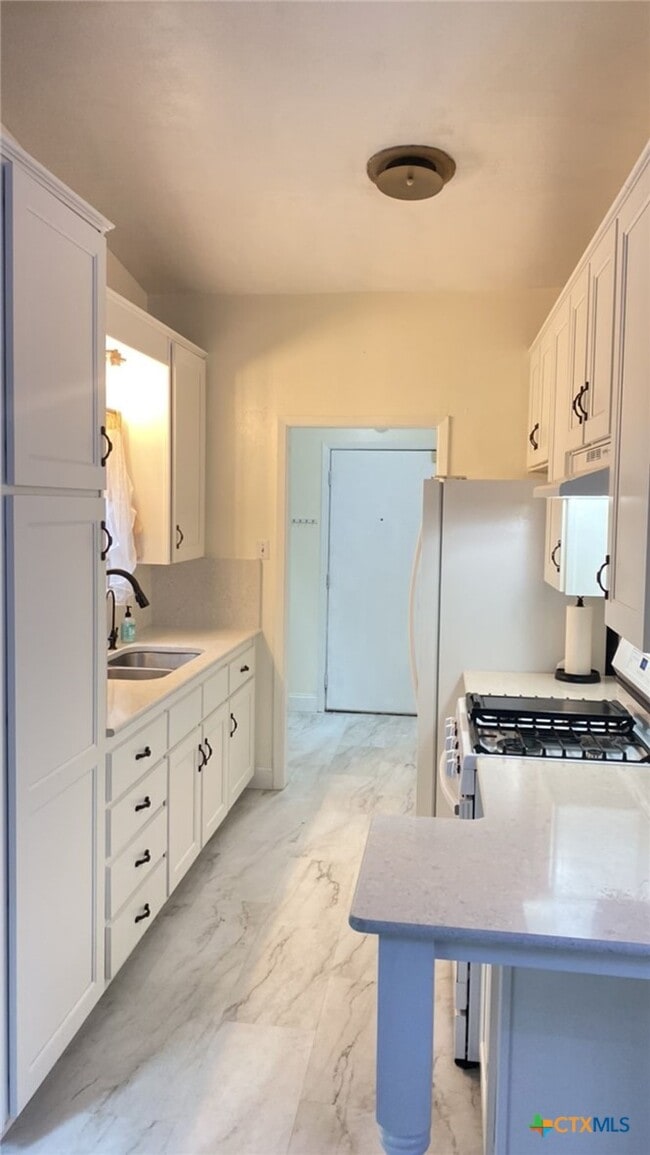 Photo - 1208 West Ln