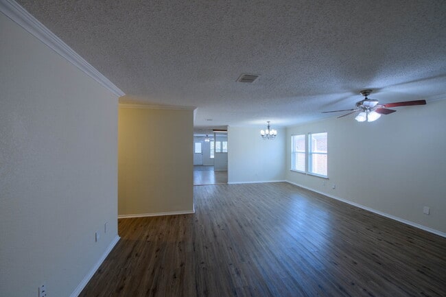 Photo - Great Location!