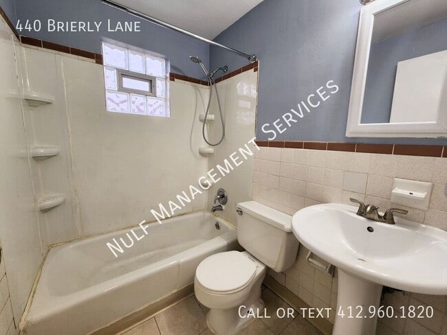 Photo - 440 Brierly Ln