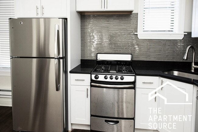 Photo - 3841 N Greenview Ave Unidad 3W