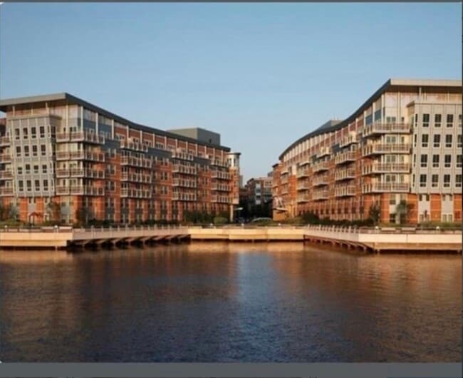 Photo - 2 Battery Wharf Condo Unit 2408