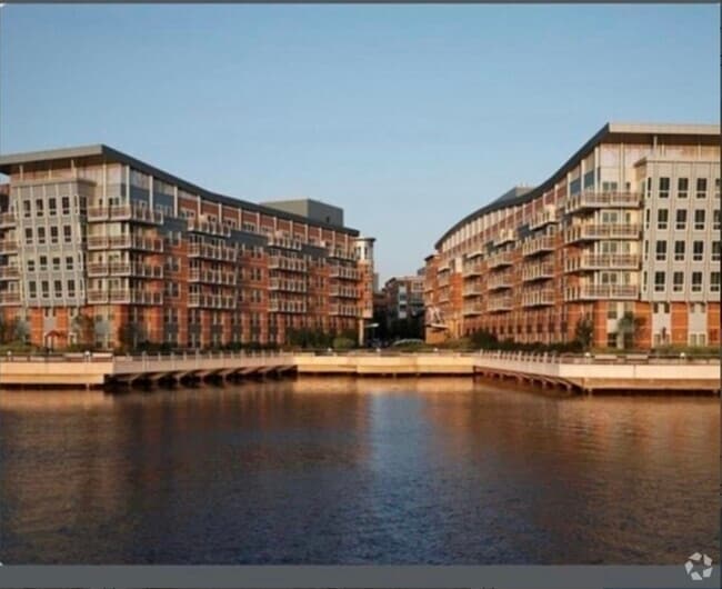 Building Photo - 2 Battery Wharf Unit 2408 Rental