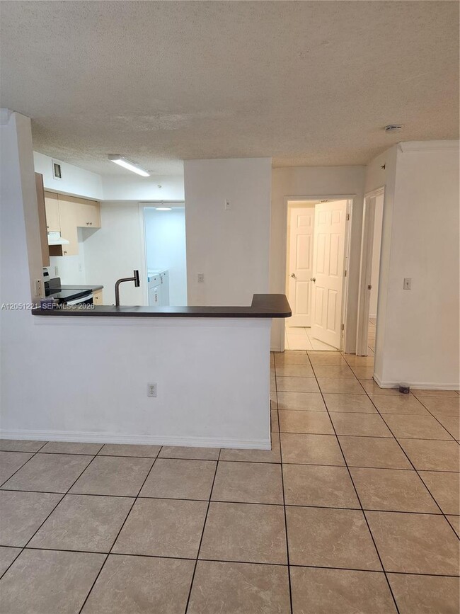 Photo - 2433 Centergate Dr Unit 203