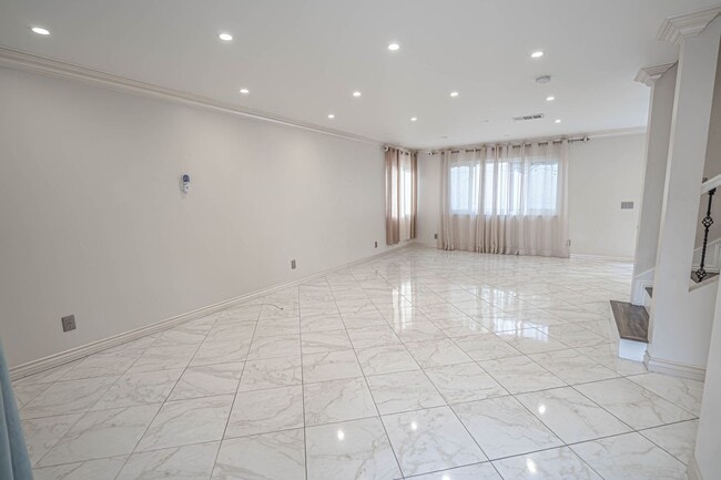 Photo - COMING SOON! Amazing 6 Bedroom Home for Rent in Canyon Country!