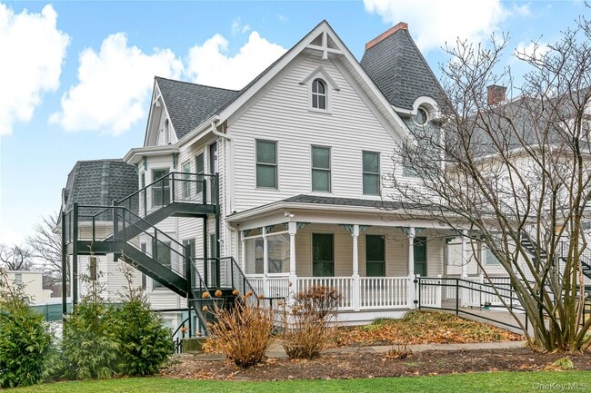 Building Photo - 92 S Highland Ave Unit 2