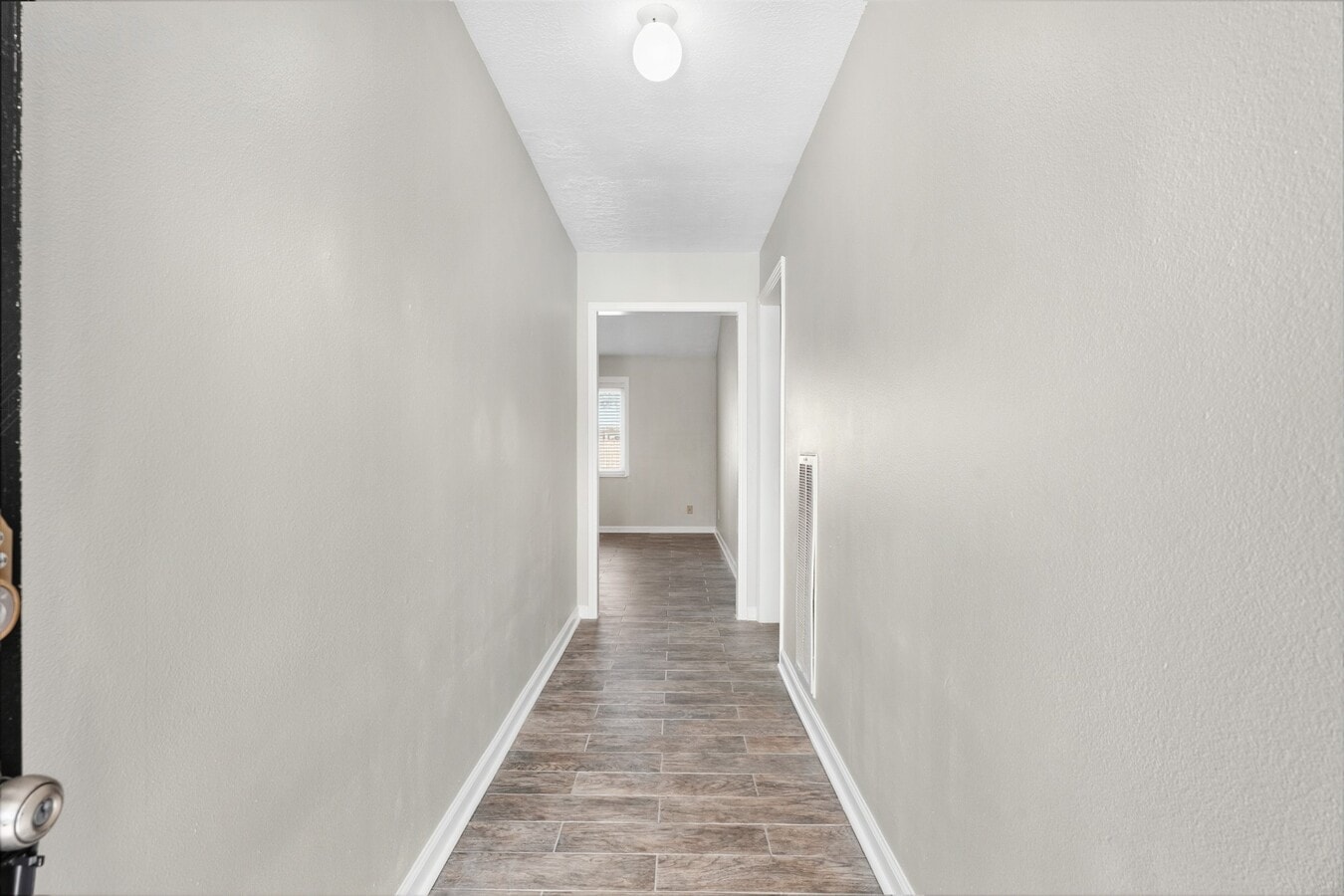 Photo - 3214 White Sail