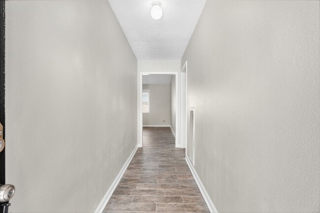 Photo - 3214 White Sail