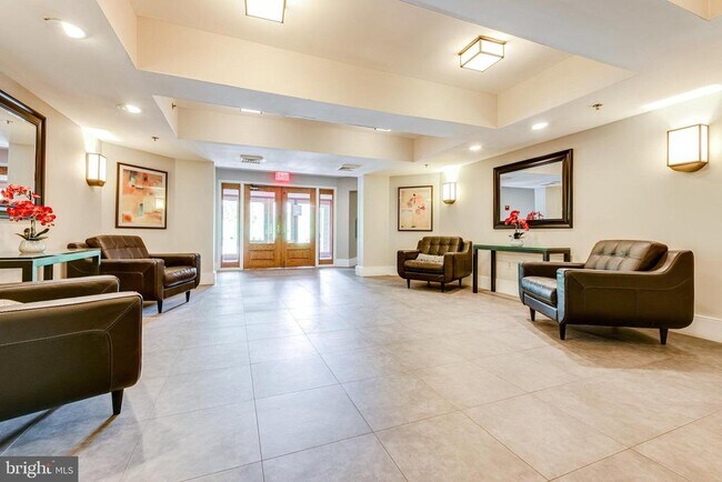 Photo - 545 E Braddock Rd Unit 207