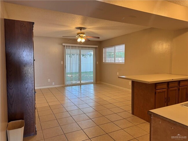 3415 N Kenyon Rd Unit 3