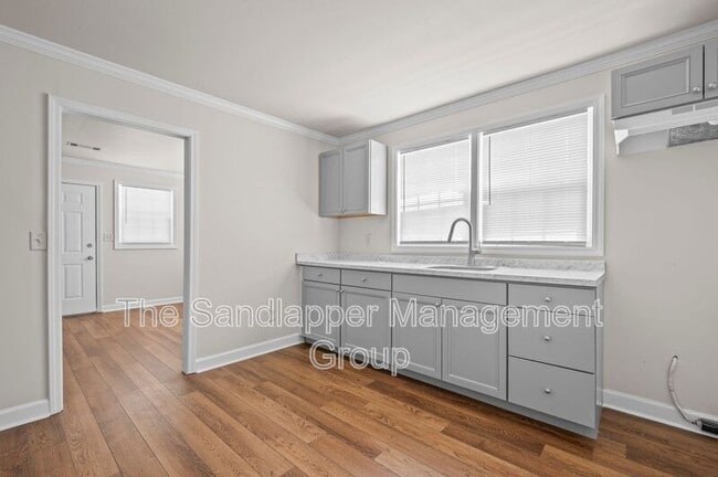 Photo - 2214 Van Buren Ave Unit B