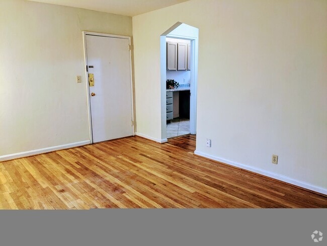 Building Photo - 5947 Belmont Ave Unit FREE HEAT and Gas Rental