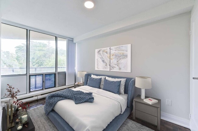 Photo - 250 St George St Unit 00601