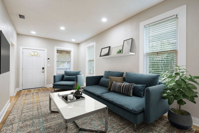 Photo - 2701 E Columbus Dr