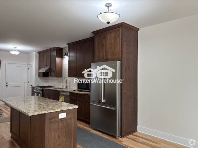 Building Photo - 1575 University Ave W Rental