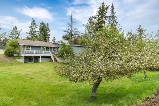 Photo - 1749 Woodland Ave