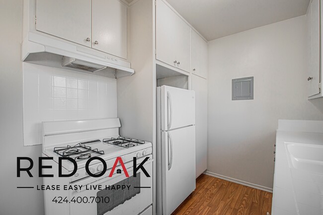 Photo - 400 N Mentor Ave Unit 11